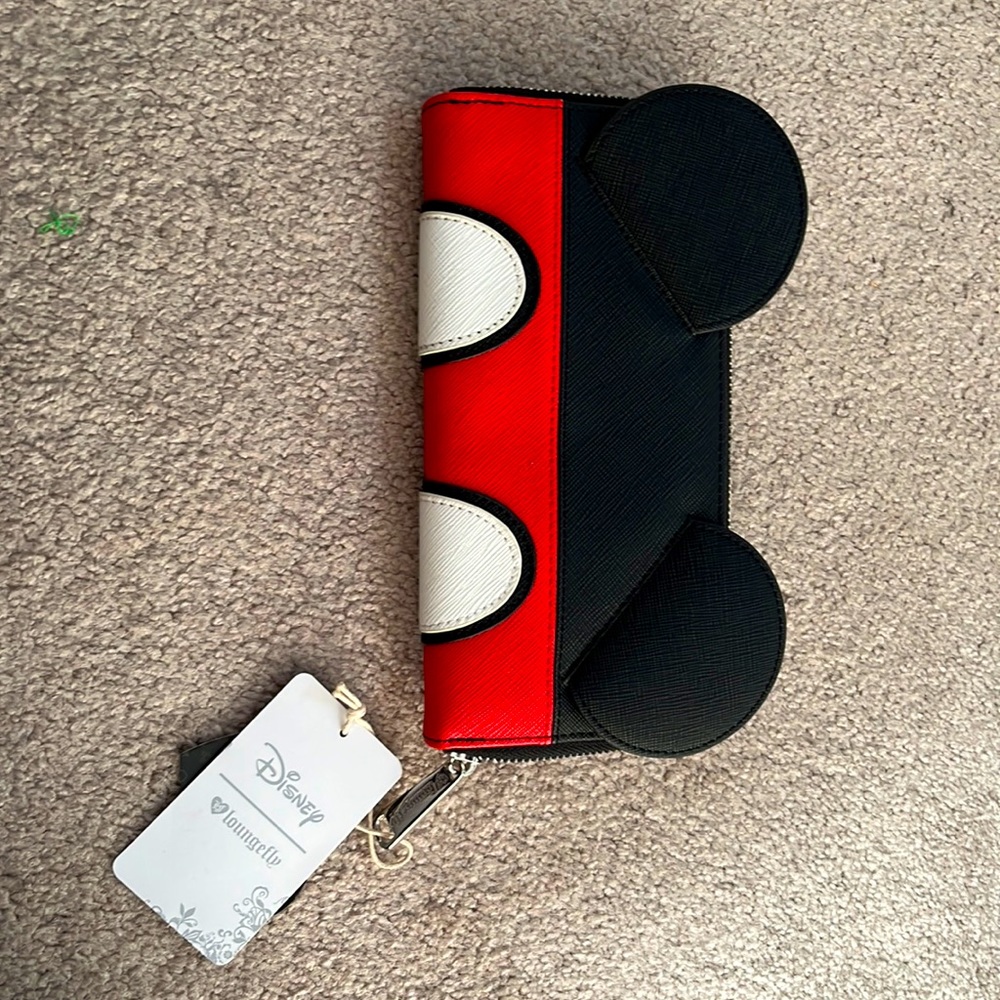 Disney Lounge fly Mickey Mouse wallet - brand new